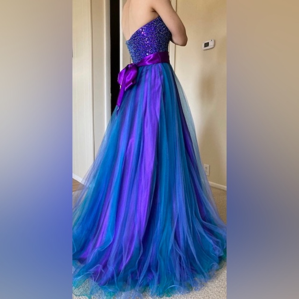 Sean Collection Prom Dress - Picture 9 of 11